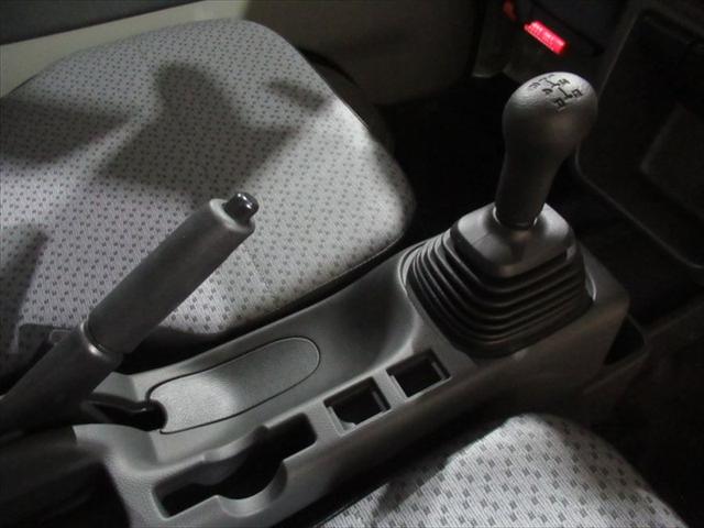 キャリイトラック ＫＣエアコン・パワステ　スズキセーフティサポート・届出済未使用車・衝突軽減ブレーキ・誤発進抑制装置・横滑り防止装置・キーレス・アイドリングストップ・ＡＢＳ・　Ｗエアバック・エアコン・パワステ・パワーウィンドウ・禁煙車・４ＷＤ（18枚目）