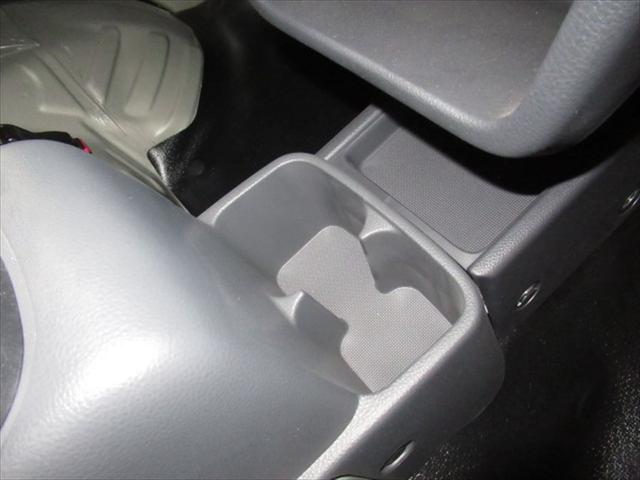 キャリイトラック ＫＣエアコン・パワステ　スズキセーフティサポート・届出済未使用車・衝突軽減ブレーキ・誤発進抑制装置・横滑り防止装置・キーレス・アイドリングストップ・ＡＢＳ・　Ｗエアバック・エアコン・パワステ・パワーウィンドウ・禁煙車・４ＷＤ（19枚目）