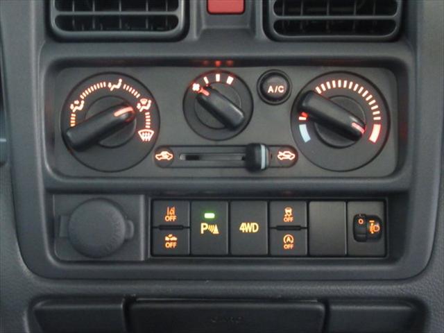 クリッパートラック ＤＸ　セーフティパッケージ　フルセグＴＶナビ・届出済未使用車・Ｂｌｕｅｔｏｏｔｈ・衝突軽減ブレーキ・誤発進抑制装置・横滑り防止装置・キーレス・アイドリングストップ・ＡＢＳ・社外アルミホイール・禁煙車・４ＷＤ（18枚目）