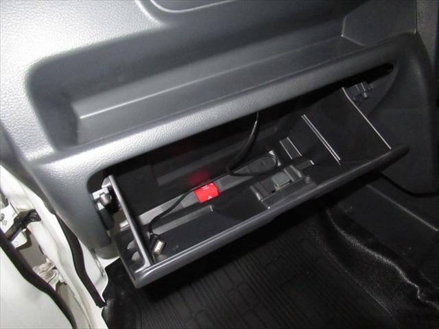 クリッパートラック ＤＸ　セーフティパッケージ　フルセグＴＶナビ・届出済未使用車・Ｂｌｕｅｔｏｏｔｈ・衝突軽減ブレーキ・誤発進抑制装置・横滑り防止装置・キーレス・アイドリングストップ・ＡＢＳ・社外アルミホイール・禁煙車・４ＷＤ（21枚目）