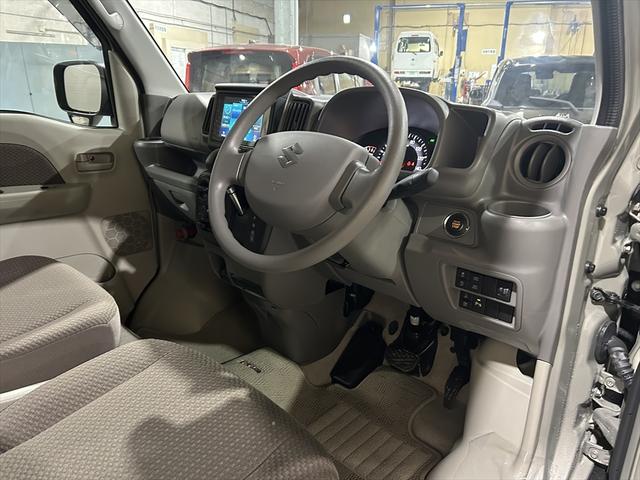 エブリイ ジョインターボ　バックアイカメラディスプレイオーディオ・届出済未使用車・シートヒーター・ミラーヒーター・ＬＥＤライト・プッシュスタート・衝突軽減ブレーキ・誤発進抑制装置・横滑り防止装置・ＡＢＳ・禁煙車・４ＷＤ（30枚目）