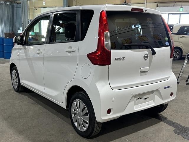 デイズ Ｓ　フルセグＴＶナビ・Ｂｌｕｅｔｏｏｔｈ・ドライブレコーダー・シートヒーター・ミラーヒーター・アイドリングストップ・キーレス・衝突軽減ブレーキ・誤発進抑制装置・横滑り防止装置・禁煙車・４ＷＤ（2枚目）