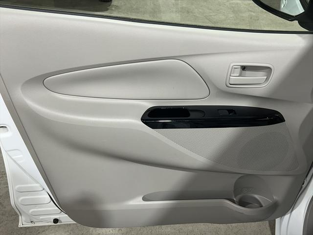 デイズ Ｓ　フルセグＴＶナビ・Ｂｌｕｅｔｏｏｔｈ・ドライブレコーダー・シートヒーター・ミラーヒーター・アイドリングストップ・キーレス・衝突軽減ブレーキ・誤発進抑制装置・横滑り防止装置・禁煙車・４ＷＤ（24枚目）