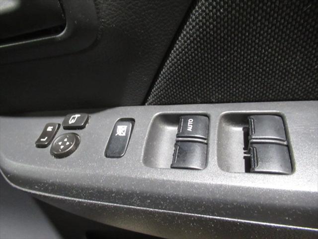 ワゴンR FX シートヒーター・ミラーヒーター・社外アルミホイール・CD再生・アイドリングストップ・キーレス・ABS・Wエアバック・エアコン・パワステ・パワーウィンドウ・禁煙車・4WD(18枚目)