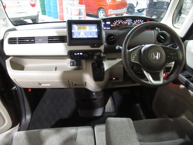 N-BOX G・Lホンダセンシング ドライブレコーダー・エンジンスターター・ETC・シートミラーヒーター・アイドリングストップ・LEDライト・片側パワースライドドア・衝突軽減ブレーキ・誤発進抑制装置・横滑り防止装置・禁煙車・4WD(10枚目)