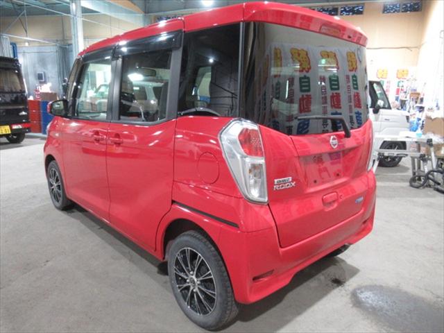 デイズルークス Ｘ　エマージェンシーブレーキ・片側パワスラドア・全周囲カメラ・バックカメラ・社外アルミホイール・誤発進抑制装置・横滑り防止装置・禁煙車・サイドエアバック・ＡＢＳ・シートミラーヒーター・４ＷＤ（2枚目）