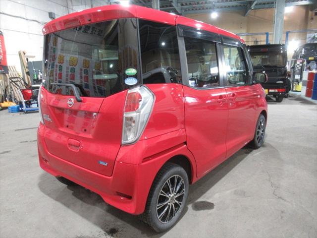 デイズルークス Ｘ　エマージェンシーブレーキ・片側パワスラドア・全周囲カメラ・バックカメラ・社外アルミホイール・誤発進抑制装置・横滑り防止装置・禁煙車・サイドエアバック・ＡＢＳ・シートミラーヒーター・４ＷＤ（5枚目）