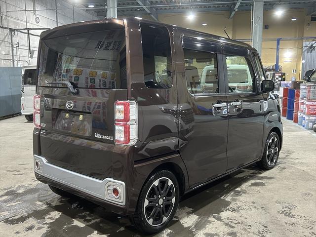 ウェイク Ｇ　ターボ　Ｂｌｕｅｔｏｏｈ　バックカメラ　両側パワースライドドア　ＥＴＣ　シートヒーター　フルセグＴＶナビ　スマートキー　プッシュスタート　アイドリングストップ　横滑り防止装置　ＡＢＳ　４ＷＤ（4枚目）