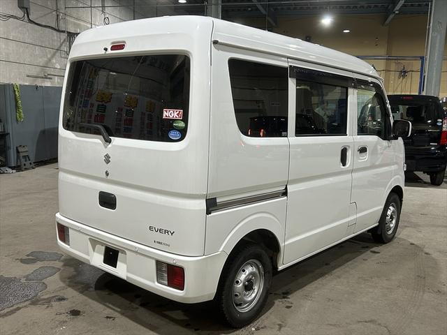 エブリイ ＰＣ　セーフティーサポート装着車・フルセグＴＶナビ・Ｂｌｕｅｔｏｏｔｈ・ＤＶＤ再生・キーレス・ミラーヒーター・衝突軽減ブレーキ・誤発進抑制装置・横滑り防止装置・ＡＢＳ・Ｗエアバック・禁煙車・４ＷＤ（7枚目）