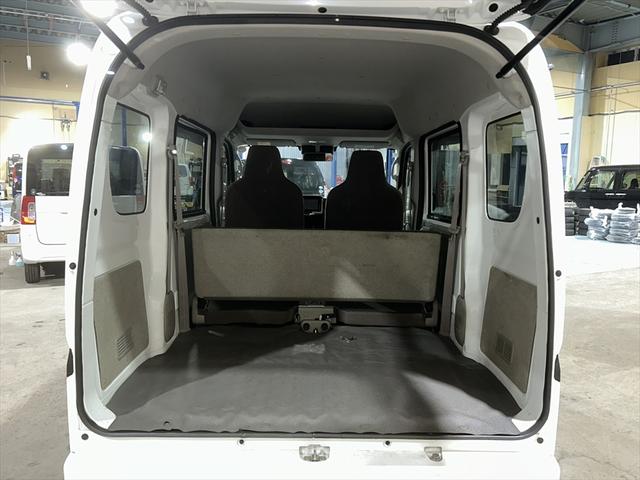 エブリイ ＰＣ　セーフティーサポート装着車・フルセグＴＶナビ・Ｂｌｕｅｔｏｏｔｈ・ＤＶＤ再生・キーレス・ミラーヒーター・衝突軽減ブレーキ・誤発進抑制装置・横滑り防止装置・ＡＢＳ・Ｗエアバック・禁煙車・４ＷＤ（18枚目）