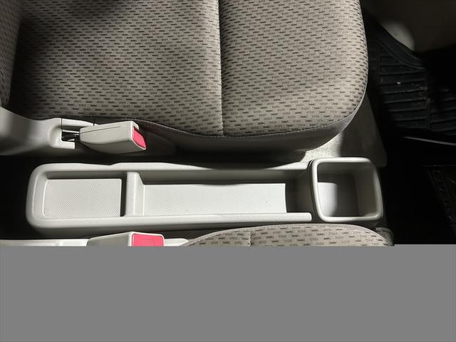 エブリイ ＰＣ　セーフティーサポート装着車・フルセグＴＶナビ・Ｂｌｕｅｔｏｏｔｈ・ＤＶＤ再生・キーレス・ミラーヒーター・衝突軽減ブレーキ・誤発進抑制装置・横滑り防止装置・ＡＢＳ・Ｗエアバック・禁煙車・４ＷＤ（34枚目）