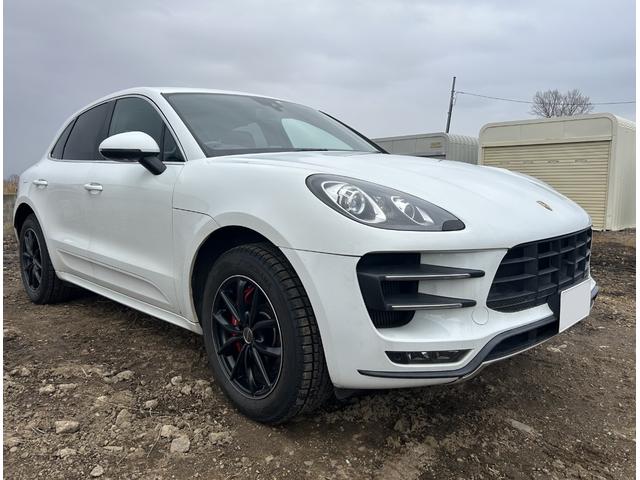 マカン マカン　ターボ　ターボ（５名）　本革シート　電動格納ミラー　３６０度カメラ　シートヒータ　バックモニター　Ｓカメラ　ＨＤＤナビ　盗難防止システム　ツインターボ　オートエアコン　オートライト　４ＷＤ　ナビ（5枚目）