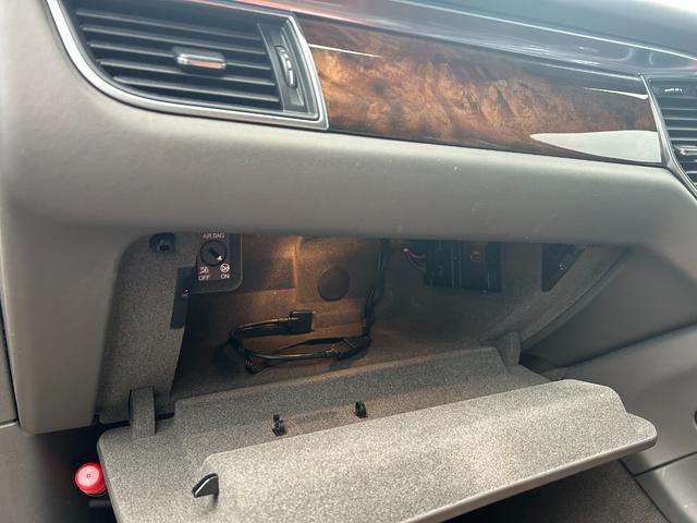 マカン マカン　ターボ　ターボ（５名）　本革シート　電動格納ミラー　３６０度カメラ　シートヒータ　バックモニター　Ｓカメラ　ＨＤＤナビ　盗難防止システム　ツインターボ　オートエアコン　オートライト　４ＷＤ　ナビ（20枚目）