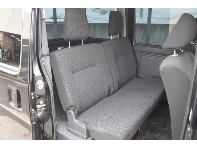 サンバーバン ＶＣターボスマートアシスト　ブレーキサポート　ＬＥＤヘッドライト　フルセグＴＶ　車線逸脱警報　バックカメラ　キーレス　アイドリングストップ　両側スライドドア　ドライブレコーダー　パートタイム４ＷＤ　横滑り防止機能　ＤＶＤ再生可能（22枚目）