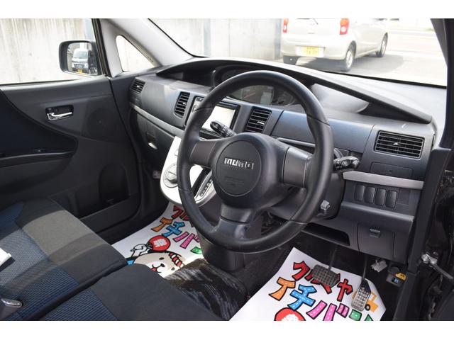 ムーヴ カスタム　ＲＳ　運転席エアバッグ　ＡＷ　パワーステアリング　パワーウィンドウ　ベンチシート　ＡＢＳ　４ＷＤ　ＤＶＤ再生　スマートキー　寒冷地仕様　禁煙車　イモビライザー　キーレスエントリー　フルオートエアコン（19枚目）
