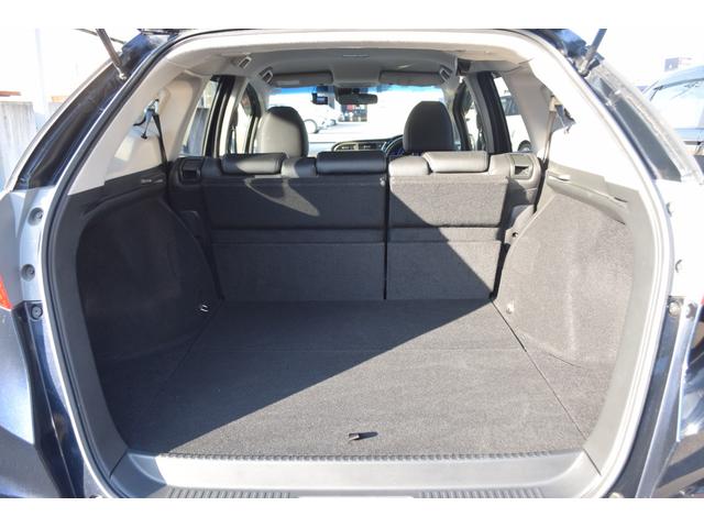 シャトル ハイブリッドＺ　サイドエアバッグ　スマキー　メモリーナビ　キーレスエントリー　ドラレコ　ＬＥＤライト　エアコン　エアバッグ　シートヒーター　アイドリングストップ　アルミホイール　横滑り防止装置　ルーフレール　ナビ（28枚目）