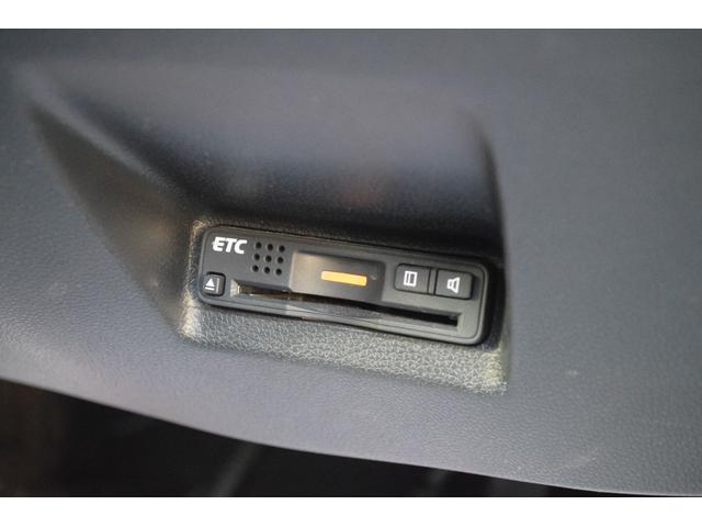 シャトル ハイブリッドＺ　サイドエアバッグ　スマキー　メモリーナビ　キーレスエントリー　ドラレコ　ＬＥＤライト　エアコン　エアバッグ　シートヒーター　アイドリングストップ　アルミホイール　横滑り防止装置　ルーフレール　ナビ（33枚目）