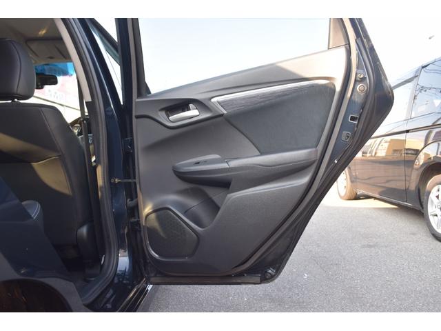 シャトル ハイブリッドＺ　サイドエアバッグ　スマキー　メモリーナビ　キーレスエントリー　ドラレコ　ＬＥＤライト　エアコン　エアバッグ　シートヒーター　アイドリングストップ　アルミホイール　横滑り防止装置　ルーフレール　ナビ（40枚目）