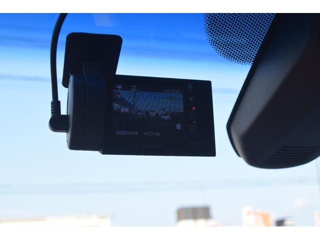 シャトル ハイブリッドＺ　サイドエアバッグ　スマキー　メモリーナビ　キーレスエントリー　ドラレコ　ＬＥＤライト　エアコン　エアバッグ　シートヒーター　アイドリングストップ　アルミホイール　横滑り防止装置　ルーフレール　ナビ（43枚目）