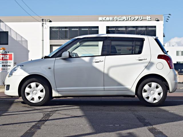 スイフト １．３ＸＧ　パワステ　盗難防止装置　運転席エアバッグ　４ＷＤ　スマートキー　ＡＢＳ　パワーウィンドウ　エアコン付き　キーレスキー　前席シートヒーター　Ｗエアバック（11枚目）