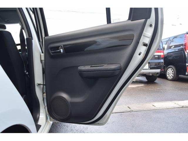 スイフト １．３ＸＧ　パワステ　盗難防止装置　運転席エアバッグ　４ＷＤ　スマートキー　ＡＢＳ　パワーウィンドウ　エアコン付き　キーレスキー　前席シートヒーター　Ｗエアバック（38枚目）