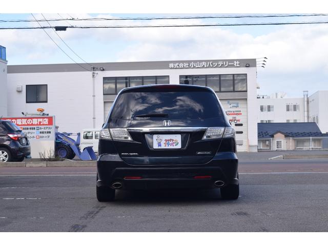 オデッセイ アブソルート　オートクルーズ　アルミ付　地デジＴＶ　キーレスエントリー　ナビＴＶ　三列シート　ＤＶＤ再生　エアコン　パワーウィンドウ　４ＷＤ　ＨＤＤナビ　ＡＢＳ　盗難防止システム　エアバッグ　パワーステアリング（4枚目）