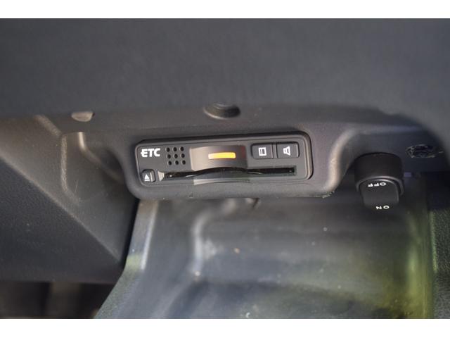 オデッセイ アブソルート　オートクルーズ　アルミ付　地デジＴＶ　キーレスエントリー　ナビＴＶ　三列シート　ＤＶＤ再生　エアコン　パワーウィンドウ　４ＷＤ　ＨＤＤナビ　ＡＢＳ　盗難防止システム　エアバッグ　パワーステアリング（34枚目）