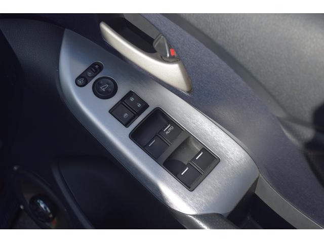 オデッセイ アブソルート　オートクルーズ　アルミ付　地デジＴＶ　キーレスエントリー　ナビＴＶ　三列シート　ＤＶＤ再生　エアコン　パワーウィンドウ　４ＷＤ　ＨＤＤナビ　ＡＢＳ　盗難防止システム　エアバッグ　パワーステアリング（40枚目）