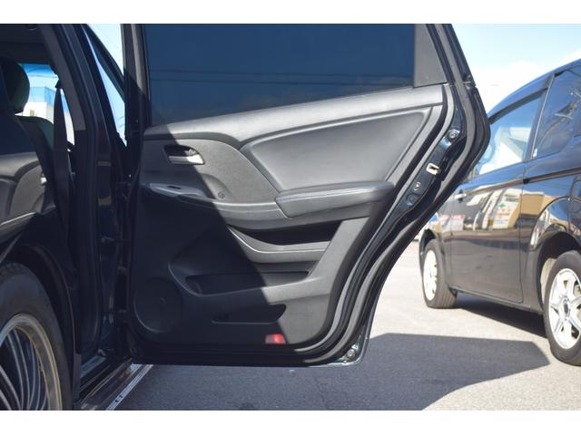 オデッセイ アブソルート　オートクルーズ　アルミ付　地デジＴＶ　キーレスエントリー　ナビＴＶ　三列シート　ＤＶＤ再生　エアコン　パワーウィンドウ　４ＷＤ　ＨＤＤナビ　ＡＢＳ　盗難防止システム　エアバッグ　パワーステアリング（42枚目）