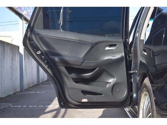 オデッセイ アブソルート　オートクルーズ　アルミ付　地デジＴＶ　キーレスエントリー　ナビＴＶ　三列シート　ＤＶＤ再生　エアコン　パワーウィンドウ　４ＷＤ　ＨＤＤナビ　ＡＢＳ　盗難防止システム　エアバッグ　パワーステアリング（44枚目）