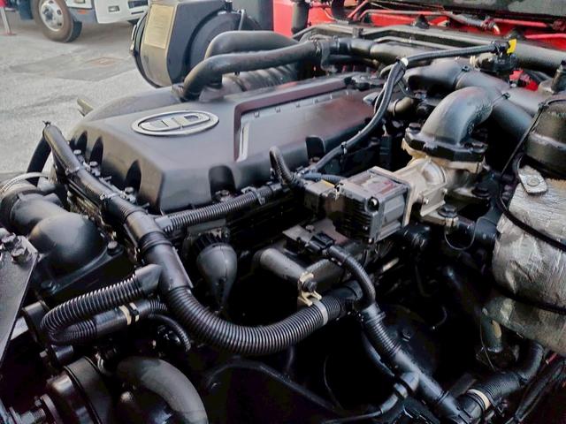 コンドル クレーン付き平ボデー 4段ブームクレーン付き平ボデーラジコン仕様ベッド付きキャビン(11枚目)