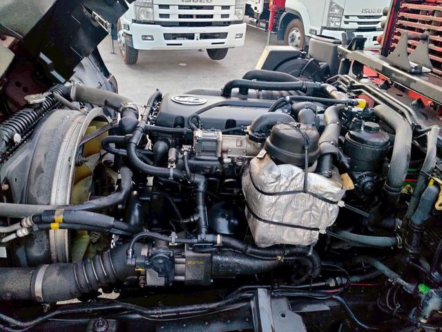 コンドル クレーン付き平ボデー 4段ブームクレーン付き平ボデーラジコン仕様ベッド付きキャビン(12枚目)