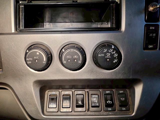 コンドル クレーン付き平ボデー 4段ブームクレーン付き平ボデーラジコン仕様ベッド付きキャビン(43枚目)