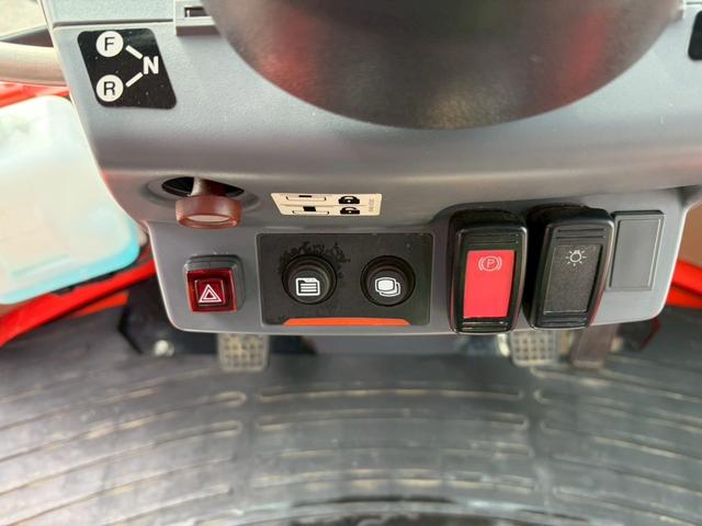 日本 ホイールローダーミニショベル小型特殊自動車(44枚目)