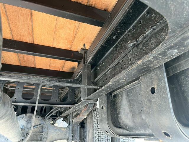 フォワード クレーン付き平ボデー 4段ラジコン仕様ロングジャッキセルフクレーン(26枚目)