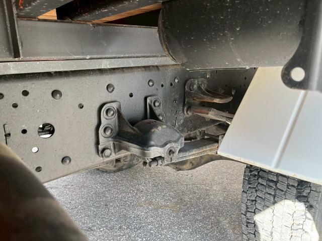 フォワード クレーン付き平ボデー 4段ラジコン仕様ロングジャッキセルフクレーン(31枚目)