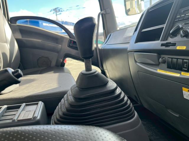 フォワード クレーン付き平ボデー 4段ラジコン仕様ロングジャッキセルフクレーン(52枚目)