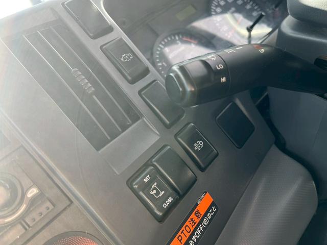 フォワード クレーン付き平ボデー 4段ラジコン仕様ロングジャッキセルフクレーン(64枚目)