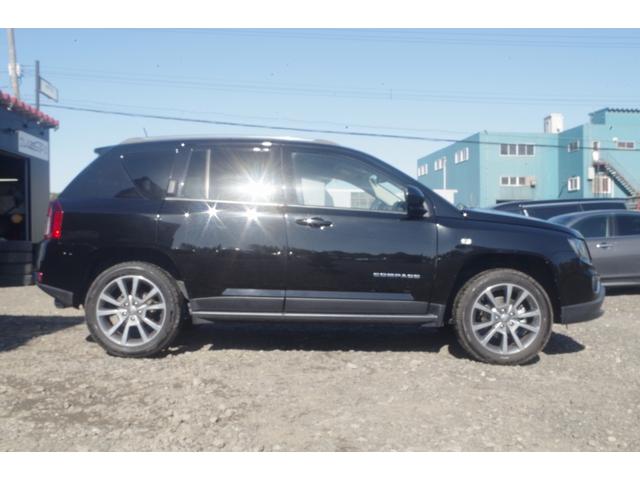 ジープ・コンパス リミテッド　４ＷＤ／下取車／事故無／クルーズコントロール／ストラーダナビ／フルセグＴＶ／Ｂｌｕｅｔｏｏｔｈオーディオ／バックカメラ／サイドカメラ／シートヒーター／ＥＴＣ（12枚目）
