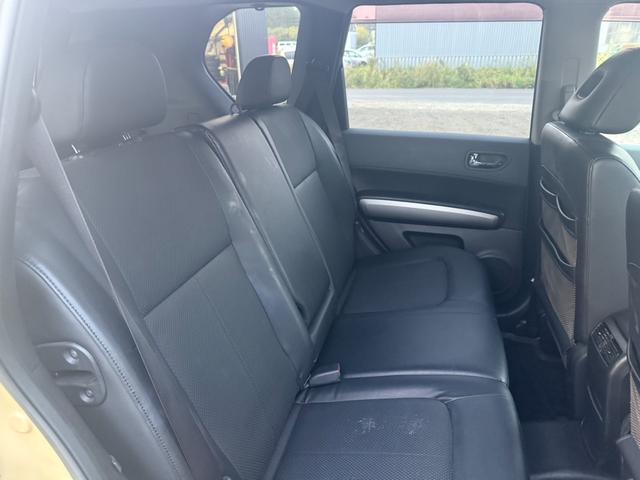 エクストレイル ２０Ｘｔ　４ＷＤ／１０年保証／／全塗装済み／前後席シートヒーター／クルーズコントロール／ＥＴＣ／純正ナビ／フルセグＴＶ／バックカメラ／カブロンシート／インテリキー（29枚目）