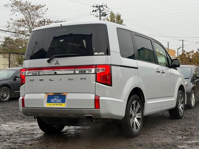 デリカD:5 P 4WD/3年保証/事故無/電動ステップ/両側パワスラ/パワーバックドア/ステアリングヒーター/社外ナビ/地デジTV/全方位カメラ/Bluetoothオーディオ/クルーズコントロール/アイドリングストッ(17枚目)