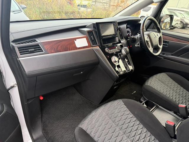 デリカD:5 P 4WD/3年保証/事故無/電動ステップ/両側パワスラ/パワーバックドア/ステアリングヒーター/社外ナビ/地デジTV/全方位カメラ/Bluetoothオーディオ/クルーズコントロール/アイドリングストッ(26枚目)