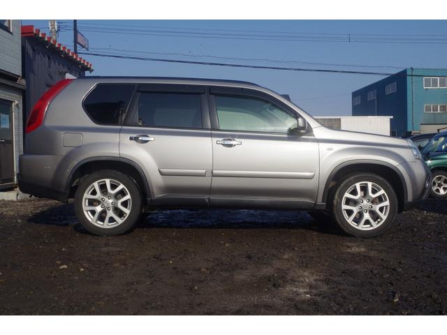 エクストレイル ２０Ｘｔｔ　４ＷＤ／１０年保証／前後席シートヒーター／カブロンシート／メーカーナビ／フルセグＴＶ／Ｂｌｕｅｔｏｏｔｈオーディオ／サイドカメラ・バックカメラ／ＨＩＤヘッドライト（15枚目）