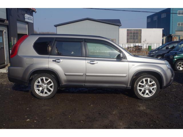 エクストレイル ２０Ｘｔｔ　４ＷＤ／１０年保証／前後席シートヒーター／カブロンシート／メーカーナビ／フルセグＴＶ／Ｂｌｕｅｔｏｏｔｈオーディオ／サイドカメラ・バックカメラ／ＨＩＤヘッドライト（16枚目）