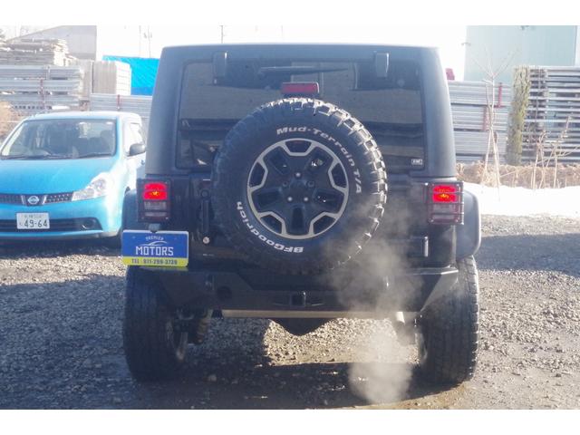 ジープ・ラングラーアンリミテッド ルビコン　ハードロック　４ＷＤ／当社社有車／特別仕様車／事故無／リフトアップ／カスタムオーバーフェンダー／ＵＳサイドマーカー／アクスルロック／スウェイバー／レザーシート／シートヒーター／テールレンズガード／社外ナビ／フルセグ（20枚目）