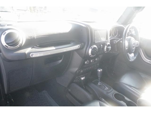 ジープ・ラングラーアンリミテッド ルビコン　ハードロック　４ＷＤ／当社社有車／特別仕様車／事故無／リフトアップ／カスタムオーバーフェンダー／ＵＳサイドマーカー／アクスルロック／スウェイバー／レザーシート／シートヒーター／テールレンズガード／社外ナビ／フルセグ（26枚目）