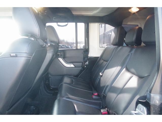 ジープ・ラングラーアンリミテッド ルビコン　ハードロック　４ＷＤ／当社社有車／特別仕様車／事故無／リフトアップ／カスタムオーバーフェンダー／ＵＳサイドマーカー／アクスルロック／スウェイバー／レザーシート／シートヒーター／テールレンズガード／社外ナビ／フルセグ（27枚目）