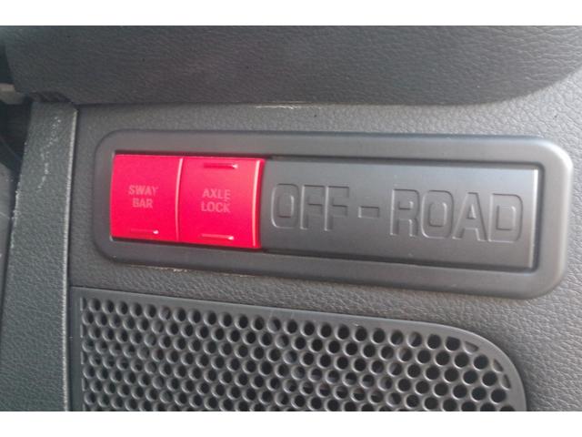ジープ・ラングラーアンリミテッド ルビコン　ハードロック　４ＷＤ／当社社有車／特別仕様車／事故無／リフトアップ／カスタムオーバーフェンダー／ＵＳサイドマーカー／アクスルロック／スウェイバー／レザーシート／シートヒーター／テールレンズガード／社外ナビ／フルセグ（37枚目）