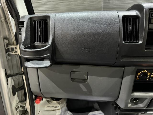 ＤＸ　軽バン　ＡＴ　両側スライドドア　アルミホイール　エアコン　運転席エアバッグ　助手席エアバッグ　ＣＤ(8枚目)
