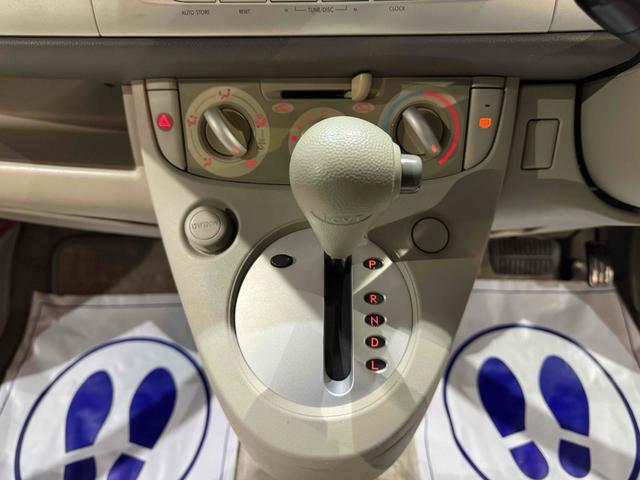 Ｒ２ ｉ　４ＷＤ　キーレスエントリー　電動格納ミラー　ＣＶＴ　ＣＤ　ＭＤ　アルミホイール　衝突安全ボディ　エアコン　パワーステアリング　パワーウィンドウ（5枚目）